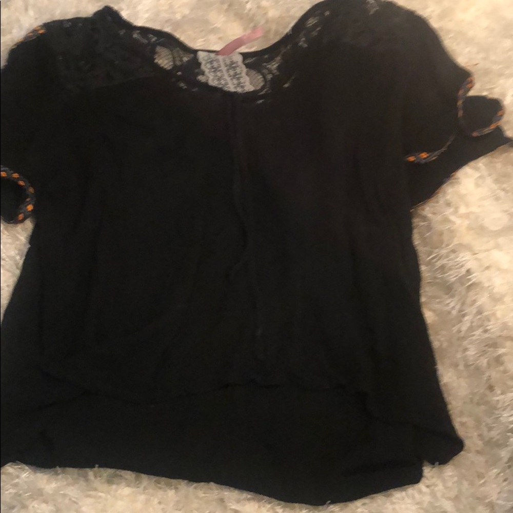 Airy top